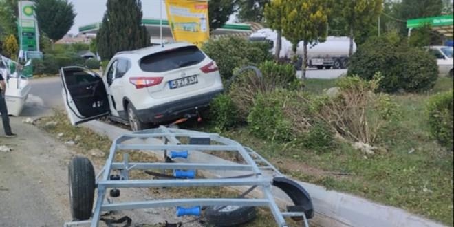 Mansur Yava'n aabeyi kazada yaraland