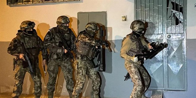 stanbul ve Ankara'da 1 ton metamfetamin ele geirildi