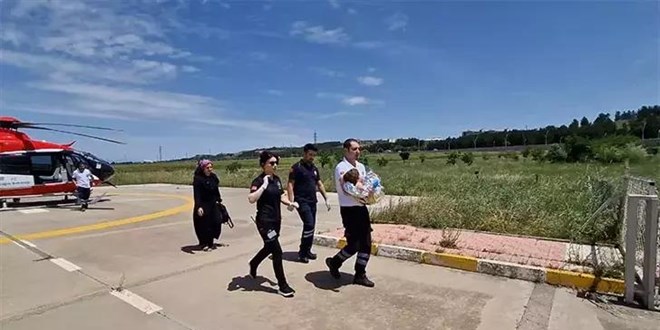 Süt kazanına düşen 2 yaşındaki çocuk, ambulans helikopterle sevk edildi