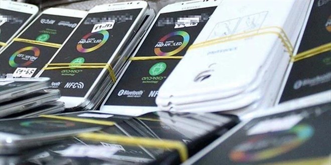 4 bin 600 telefonla sahte görüntülenme elde etti: 4 ayda 415 bin dolar kazandı