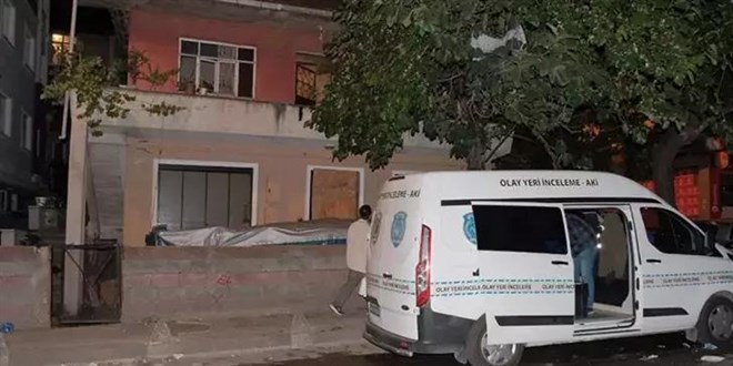 Ümraniye'de yaşlı anne ve oğlu yaşadıkları evde ölü bulundu