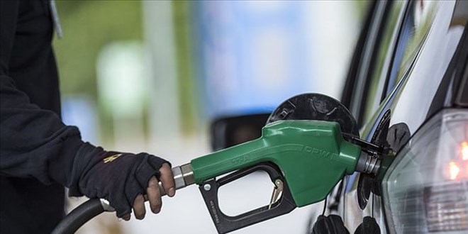Benzine indirim bekleniyor