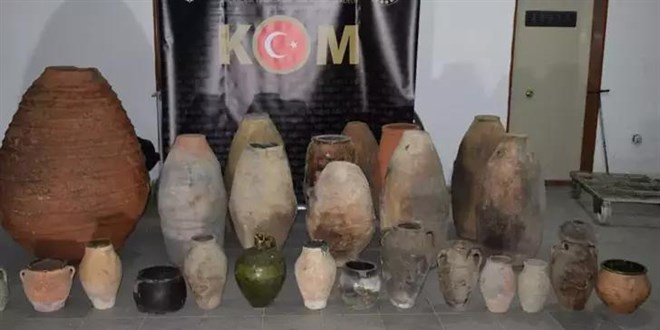 Roma ve Osmanl� d�nemine ait 26 k�p ele ge�irildi