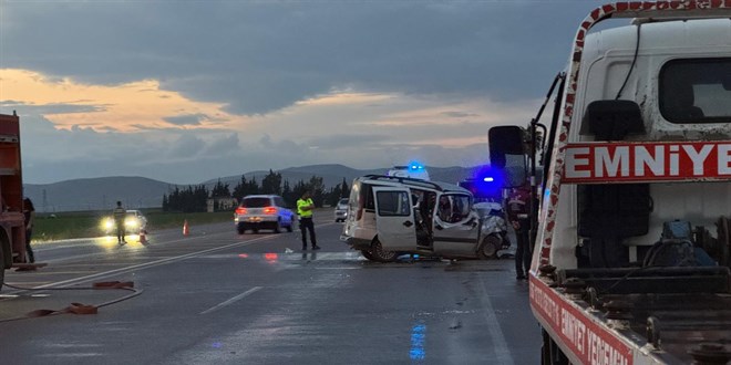 Hatay'da feci kaza: 5 ölü, 2 ağır yaralı