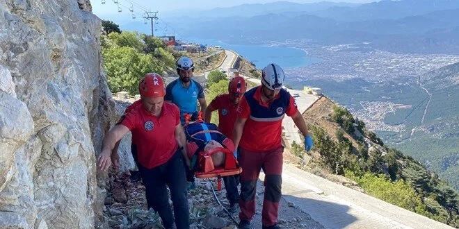 Fethiye'de yamaç paraşütü kazası: Kayalıklarda asılı kaldı