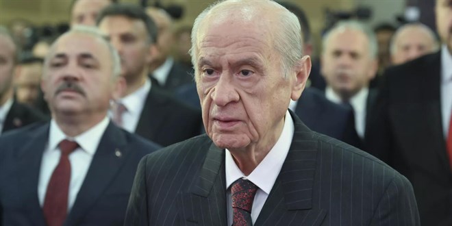 Bahçeli'den sokak hayvanları açıklaması: 'Sınırsız sevgi bir şeye yaramıyor'
