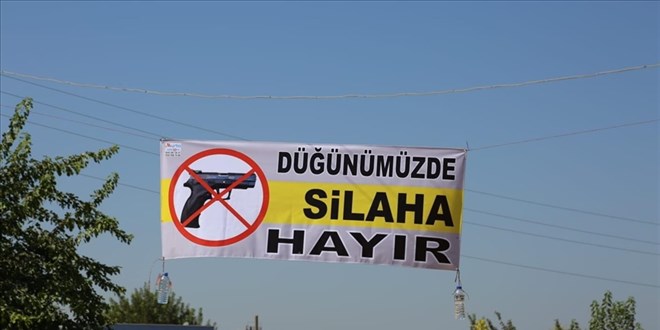 Düğünde havaya ateş açılması sonucu bir kişi yaralandı