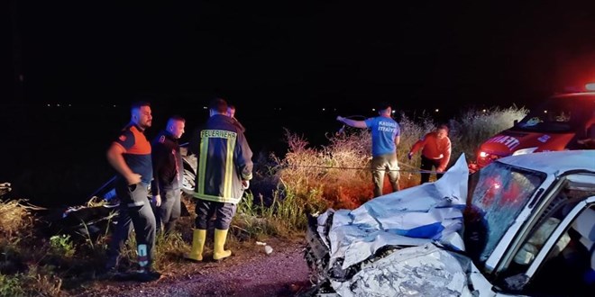 2 otomobil çarpıştı: 1'i öğretmen 2 ölü, 2 yaralı