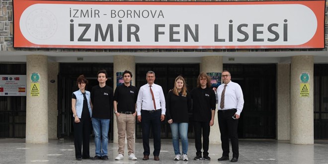 Fen Lisesi öğrencilerinin geliştirdiği 'müsilaj uyarı cihazı' ABD'de ödül aldı