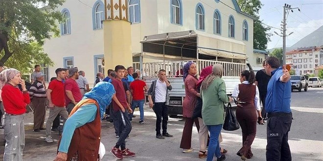 Antalya'da ilgin� olay: Yaral�y� hastaneye tabutla g�t�rd�ler