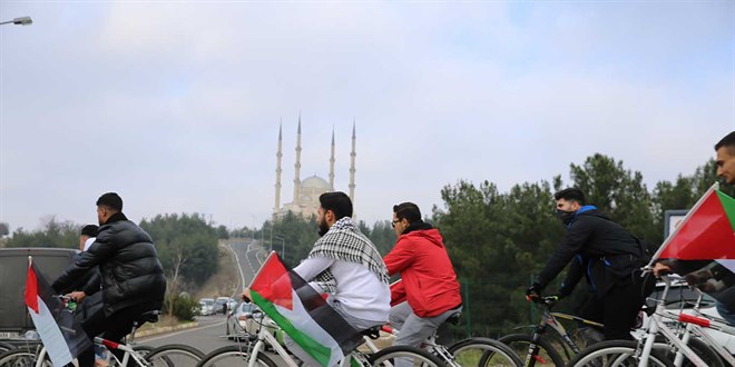 İzmir'de üniversite öğrencileri Filistin için pedal çevirdiler