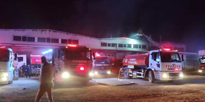 Bursa'da yedek parça fabrikasında yangın