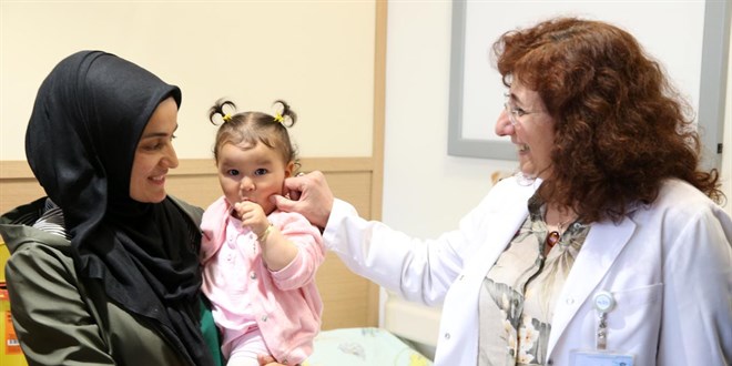 Bebeğin karnından 400 binde 1 görülen tümör çıktı