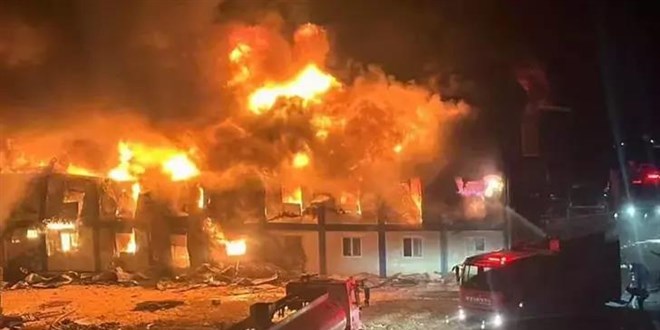 Hatay'da, TOKİ şantiyesindeki yangın korkuttu