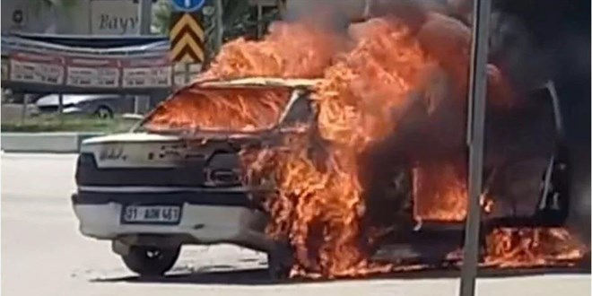 Ara� i�i 49 dereceyi g�steriyordu: S�cak hava otomobili yakt�