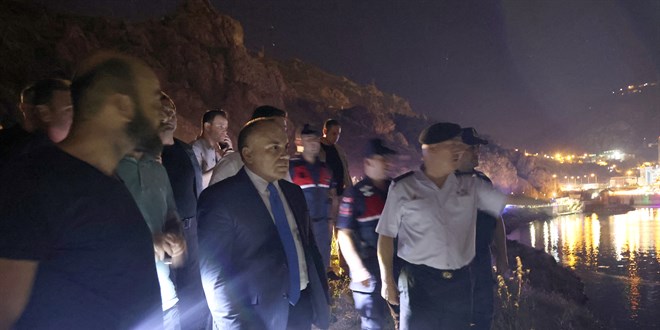 Artvin'de alabora olan tekneden göle düşen 5 kişiden 1'i öldü