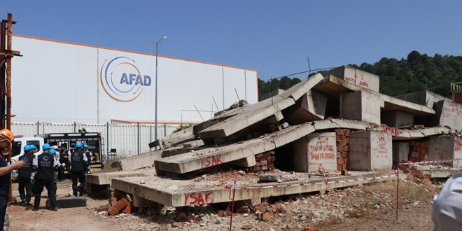 6,7 büyüklüğünde deprem senaryosuyla 5 ilde tatbikat yapıldı