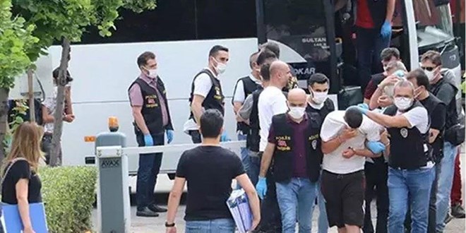Sosyal medya ilanlarıyla fuhuş! 11 şüpheli gözaltına alındı