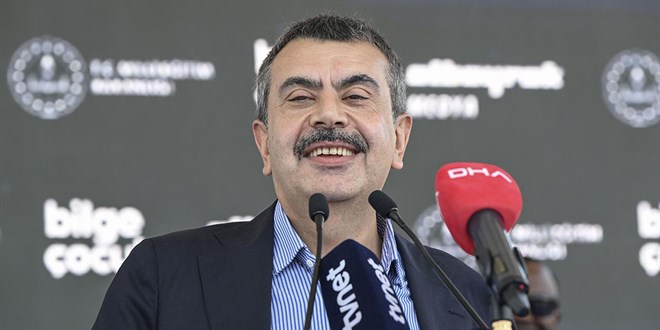 Bakan Tekin: Yepyeni bir müfredatı hayata geçirdik