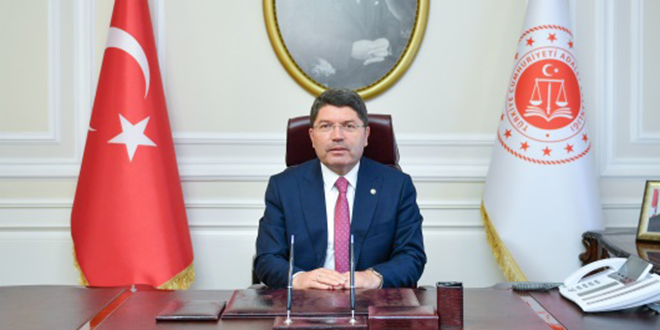 Adalet Bakan� Tun�, tutuklu aileleri ile g�r��t�