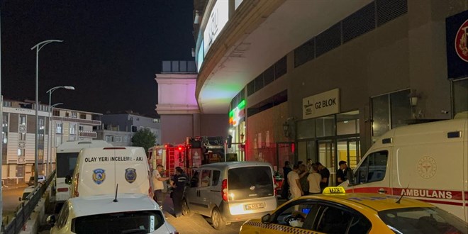 Gaziosmanpaa'da asansr boluuna den kii hayatn kaybetti