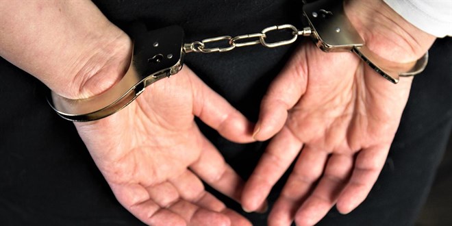 Cuma namazı kılan vatandaşlara hakaret eden şüpheli tutuklandı