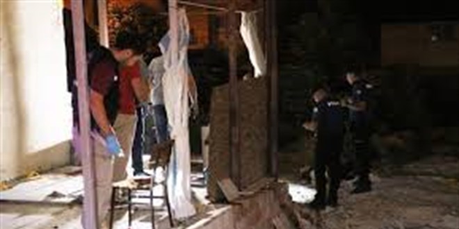 Eski eşini ve yanındaki kişiyi tüfekle öldüren şüpheli tutuklandı