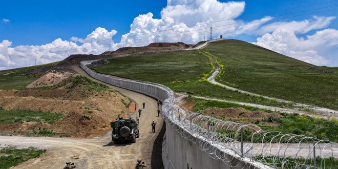 Van-İran sınırında inşa edilen güvenlik duvarının 173 kilometresi tamamlandı