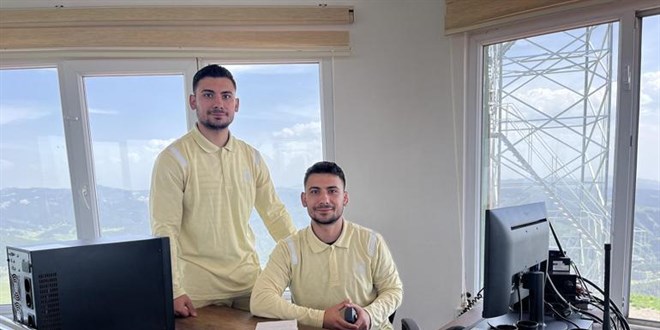 İkizler, orman yangınlarına karşı omuz omuza nöbette