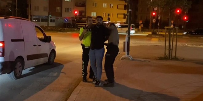Polisten kaçan ehliyetsiz sürücüye 31 bin lira ceza kesildi