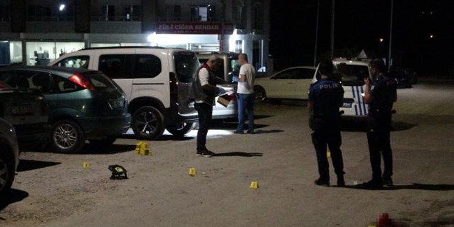 Husumetli aileler dn kana bulad: 1 l, 1 ar yaral