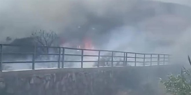 Mersin Gülnar'da trafo patlaması sonucu yangın çıktı