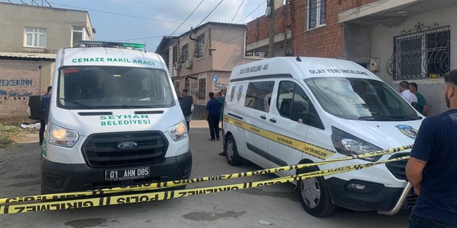 Adana'da bir kişi tartıştığı eşini ve 3 kişiyi öldürdü
