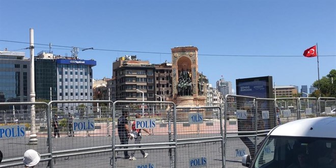 İstanbul'da Taksim ve Şişhane metro istasyonları kapatıldı