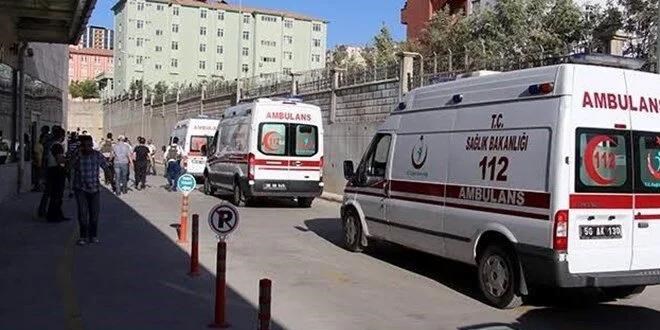 Hastane önünde bıçaklı kavga: 5 yaralı