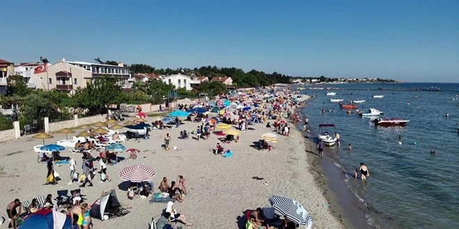 30 bin kişilik ilçe, yarım milyon kişiyi ağırladı: 450 ton çöp toplandı