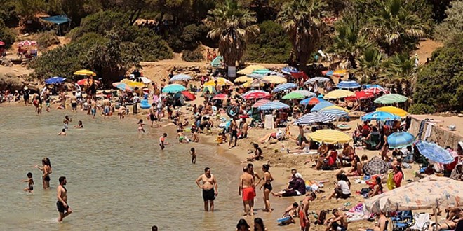 Bayram tatilinde Seferihisar'ın nüfusu 8 kat arttı
