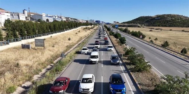 43 ilin geçiş güzergahından 9 günde 1 milyon 757 bin araç geçti