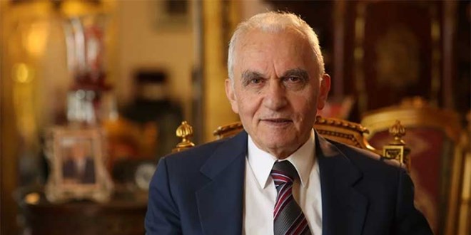 Eski Bakan Yaşar Yakış hayatını kaybetti