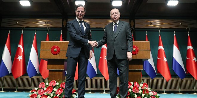 Cumhurbakan Erdoan'dan Rutte'ye tebrik telefonu