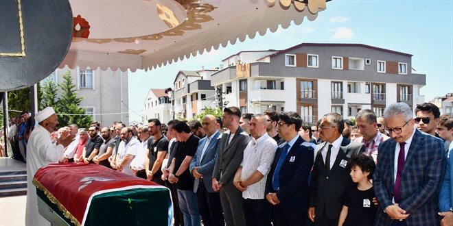 Silahlı saldırıda ölen lise müdür yardımcısına veda edildi