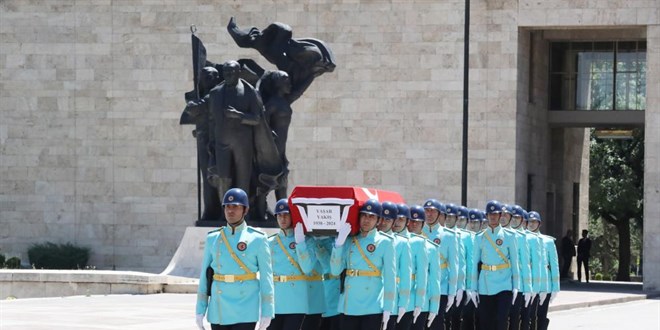 Eski Dışişleri Bakanı Yaşar Yakış'ın cenazesi defnedildi
