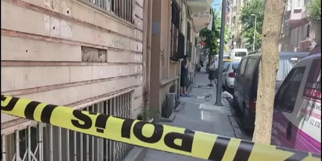 Eşini taciz etmeye kalkan arkadaşını öldürdü