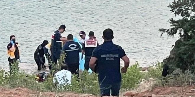 Takılan oltasını çıkarmaya çalıştığı gölde boğuldu