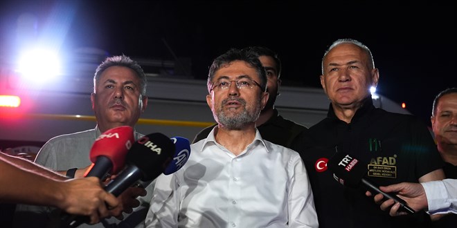 İzmir'deki yangınlar kontrol altında: Gözaltılar var