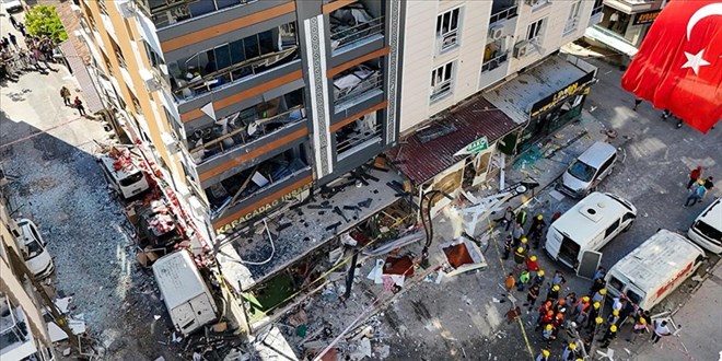 İzmir'de tüpün bomba gibi patladığı iş yeri 11 aydır ruhsatsızmış