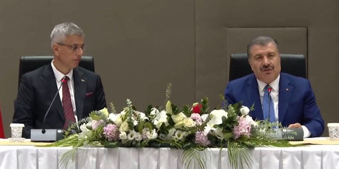Yeni Sağlık Bakanı irticalen konuştu: Allah bizi mahcup etmesin