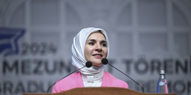 Bakan Göktaş'tan gençlere tavsiye: Her ne iş yapıyorsanız en iyisini yapın