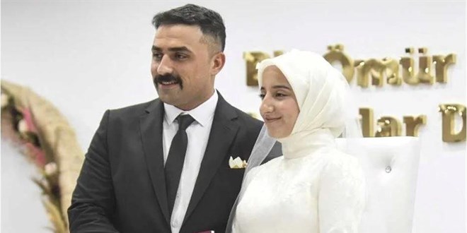 Enkazdan doğan aşk... Kendisini kurtaran itfaiye eri ile evlendi