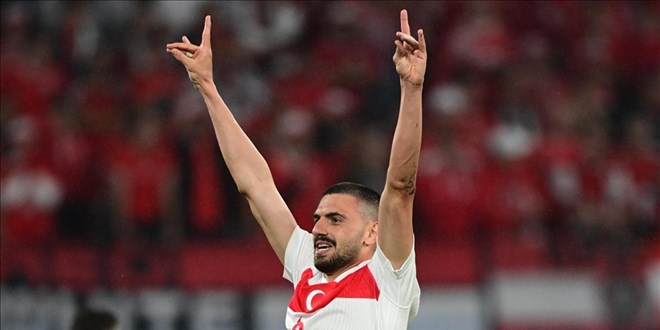 Bolu'ya Merih Demiral'ın bozkurt işareti yapan heykeli dikilecek